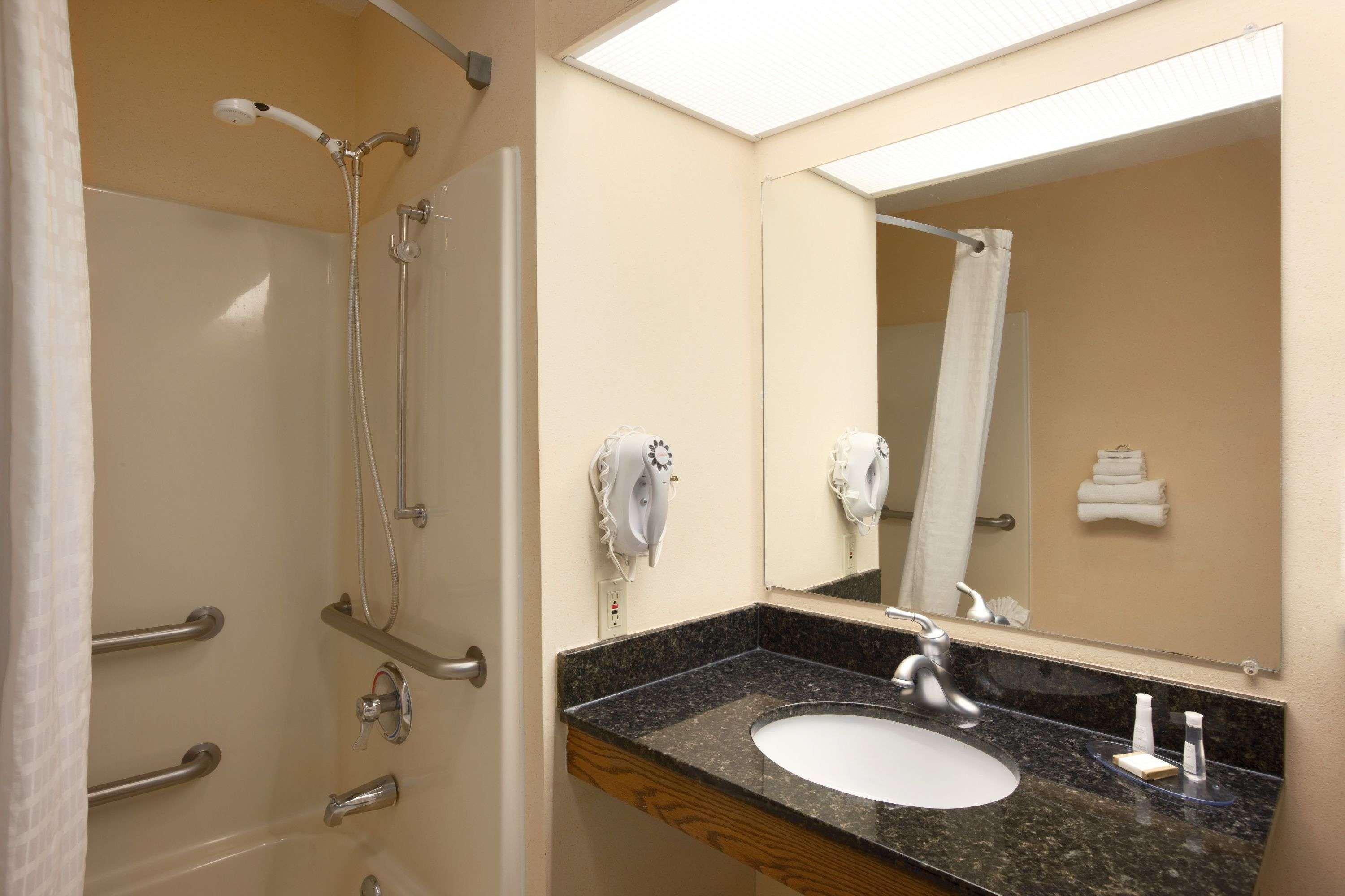Hotel Baymont By Wyndham Gaffney Chambre photo